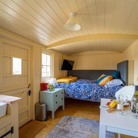 The Baytree Shepherds Hut Villa Stonehouse  Eksteriør billede