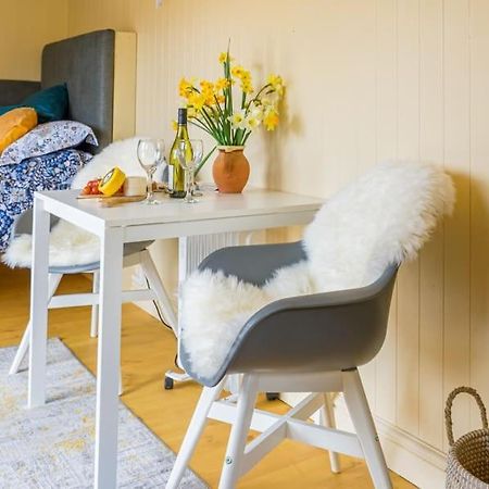 The Baytree Shepherds Hut Villa Stonehouse  Eksteriør billede
