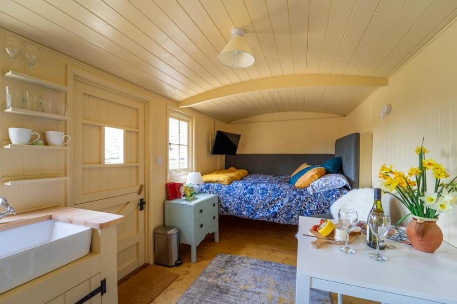 The Baytree Shepherds Hut Villa Stonehouse  Eksteriør billede